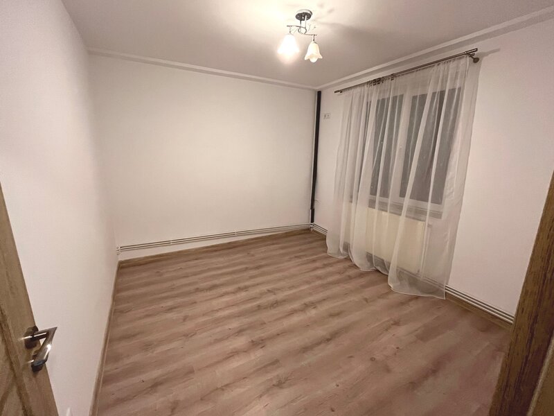 Dristor -3 minute metrou - Centrala termica - Loc parcare